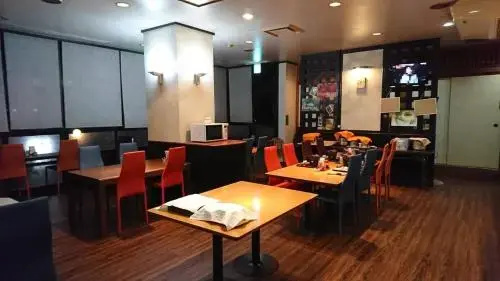 Food & Beverage