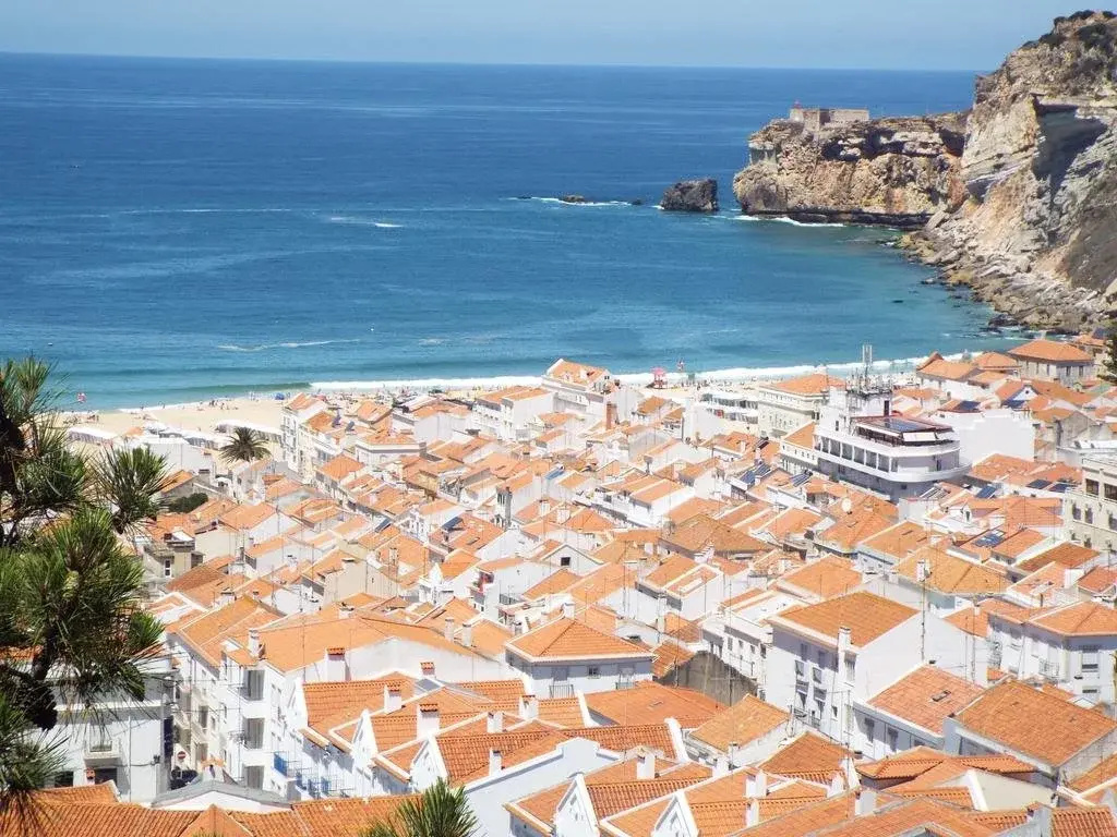 Ricardo Holidays At Nazaré