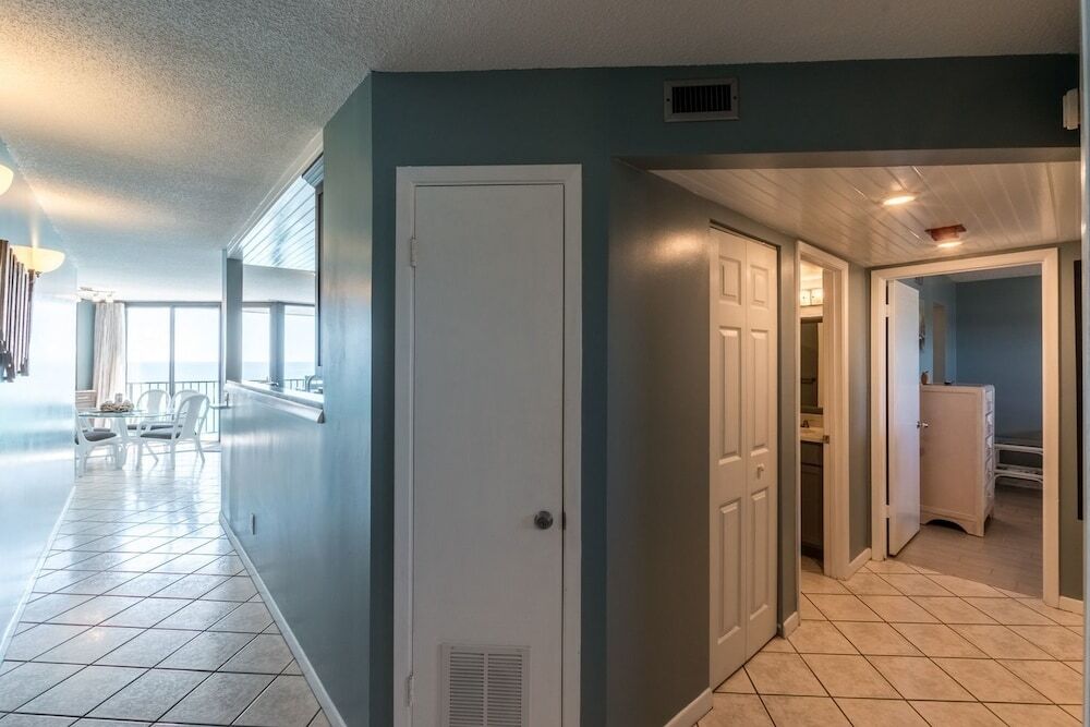 Отель AquaVista East 805 - 2 Br condo by RedAwning, фото 17