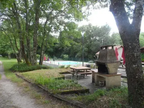 Les Chalets du Gélat avec pizzéria et snack sur place
