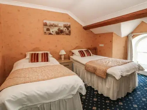 Food & Beverage