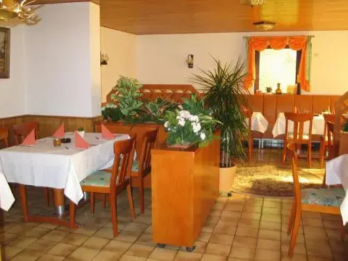Food & Beverage