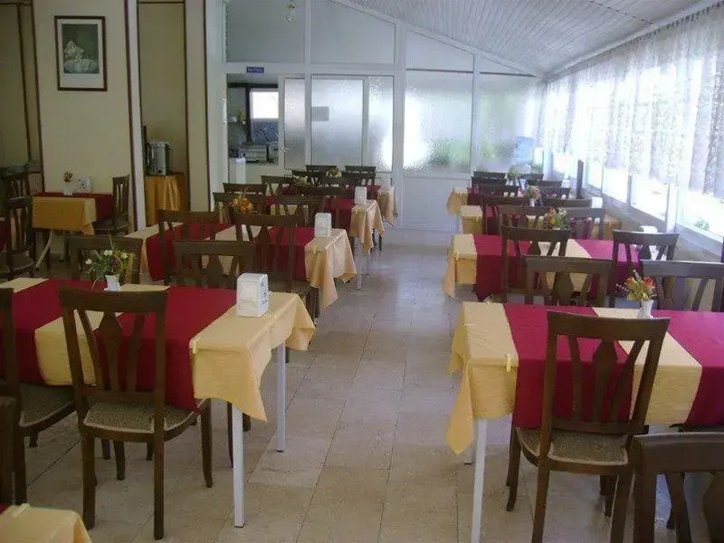 Food & Beverage