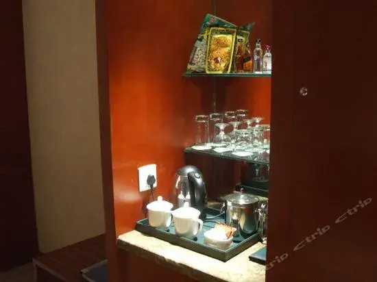 Food & Beverage
