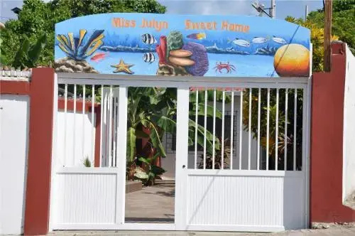 Miss Julyn Sweet Home