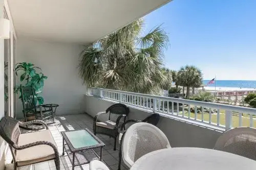 Beach Club 203b