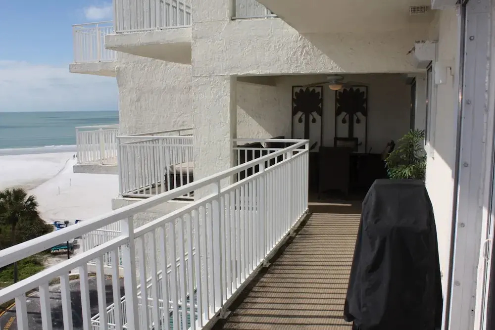 Jamaica Royale 502 - 2 Br Condo