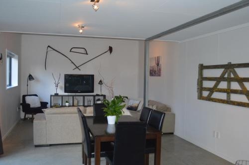 Devine Bed and Breakfast — 3