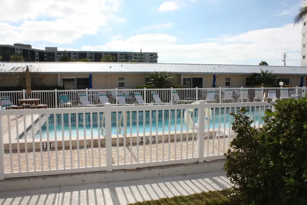 Jamaica Royale - 010 - 2 Br Condo