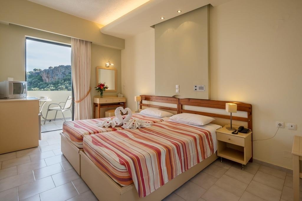 Polyrizos Hotel — 3