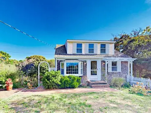 200 Shurtleff Rd Home - 3 Br home by RedAwning