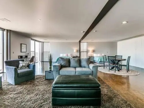 The Oklahoma Rose Beautiful New Luxury Loft!
