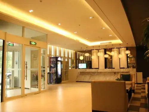 Food & Beverage