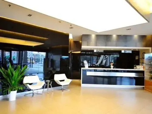 Food & Beverage