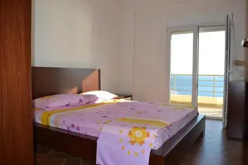 Saint Tropez Apartments - фото 2