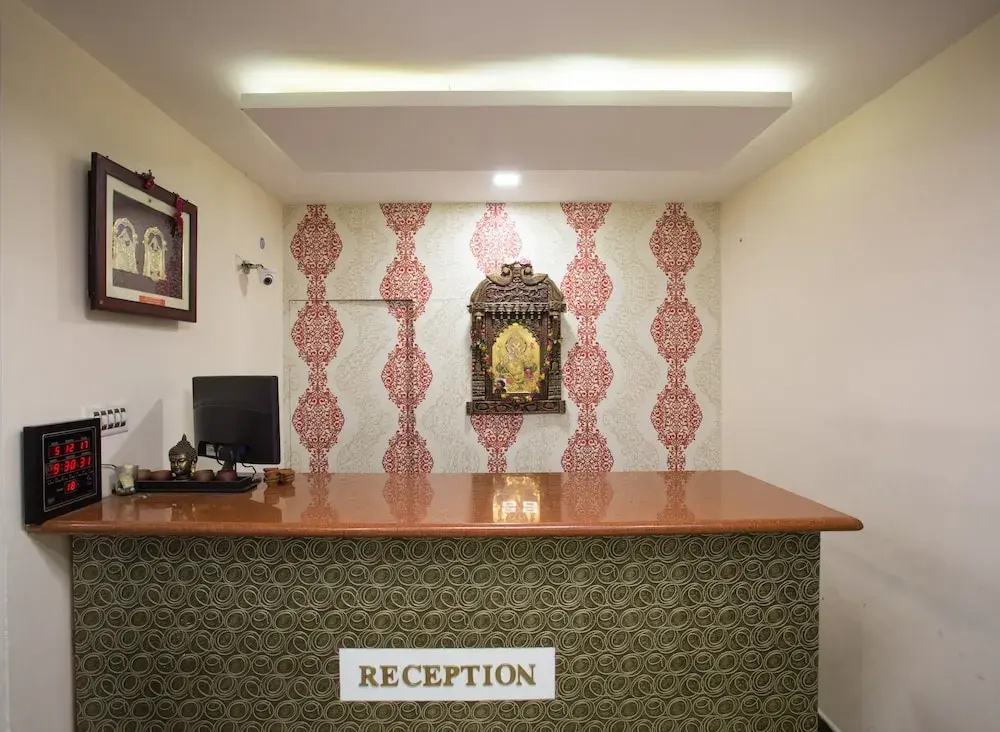 Lobby & Reception