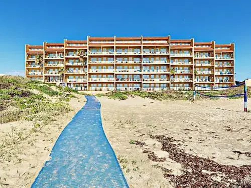 Gulf Boulevard Condo #202 - 2 Br condo by RedAwning