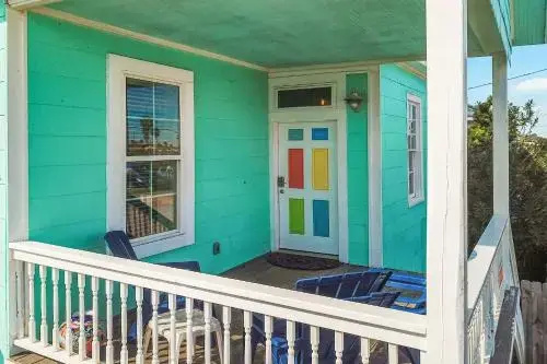 2225 Galveston home - 2 Br apts by RedAwning