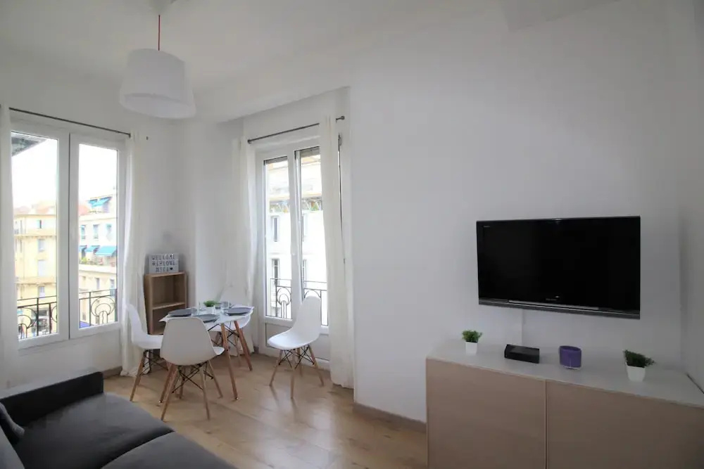 Nice Booking-Medecin Notre Dame Lumineux