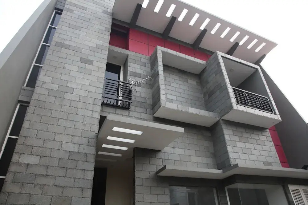 RedDoorz near Plaza Marina 2