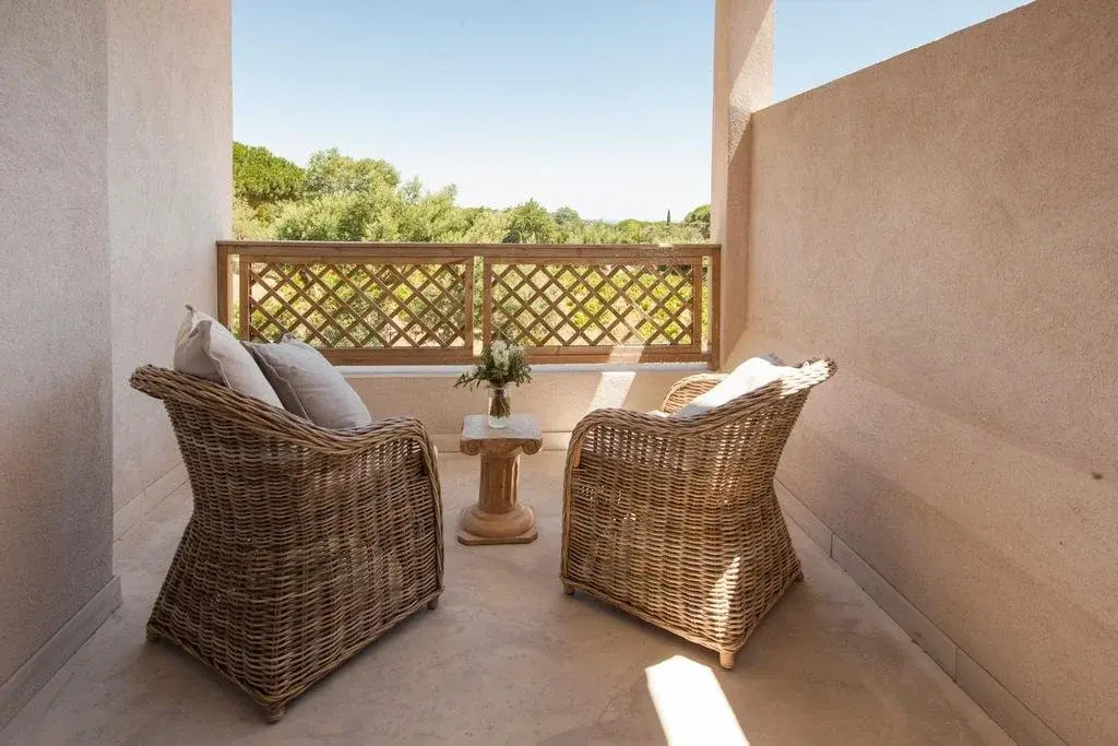 Balcony & Terrace