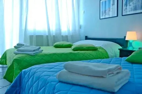 Отель Garden House в Айя