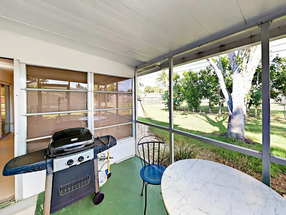 Sunny Beach Bungalow - 2 Br Home