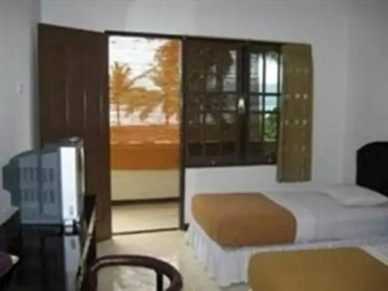 RedDoorz Plus @ Tirta Kencana Hotel — фото 6