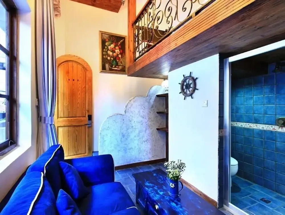Lobby & Reception