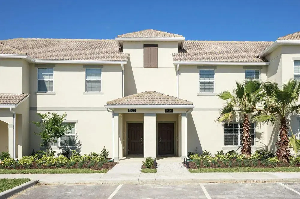 3 BR Townhome in Kissimmee by by STR