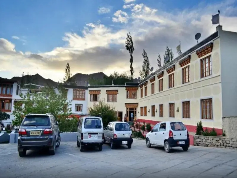Mahey Retreat