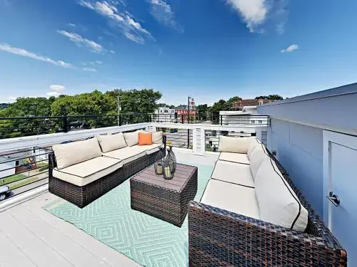 2nd Ave S Townhouse D16 - 2 Br Townhouse