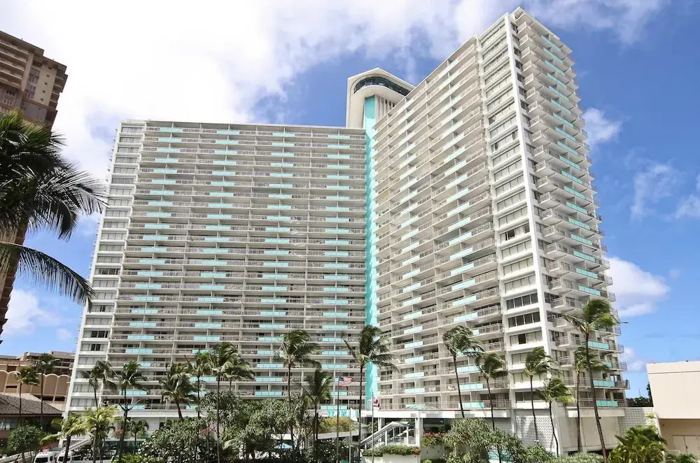 Ala Moana Condo 1777-9 by RedAwning