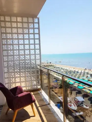 Vila One Beach Hotel image