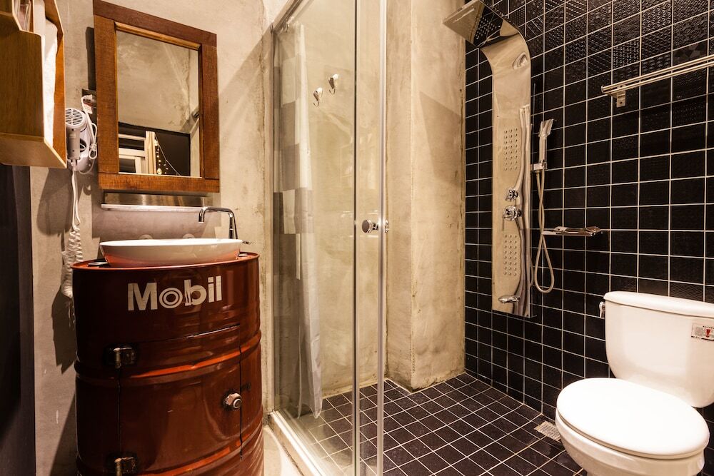 Sink original B & B by null