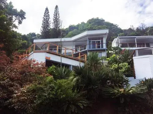 13 Brownell Drive Wategos Beach Beach House