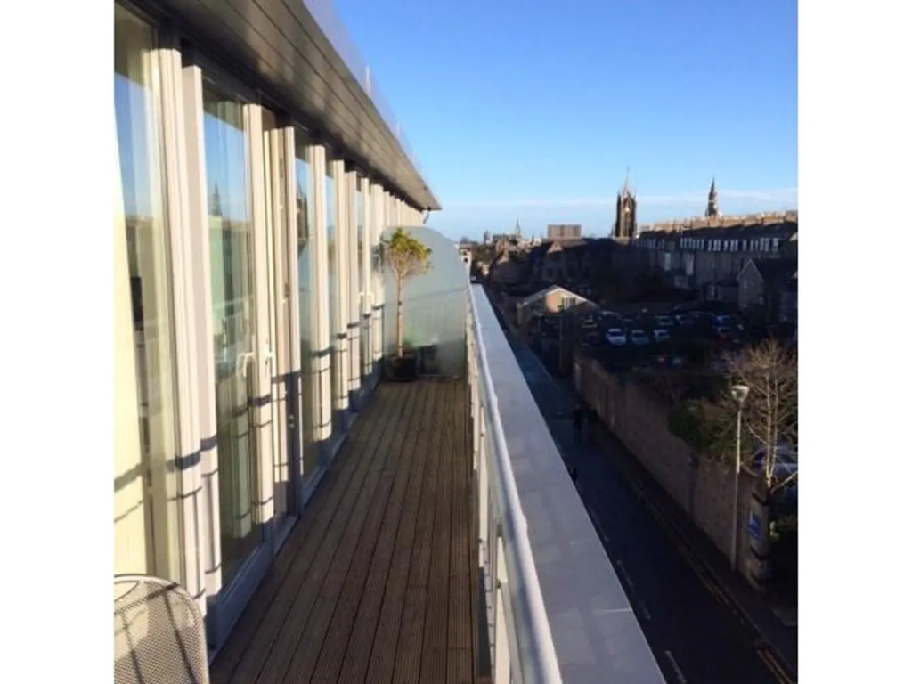 gallery_image_hidden_6