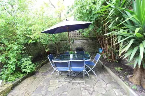 Adie Apartments