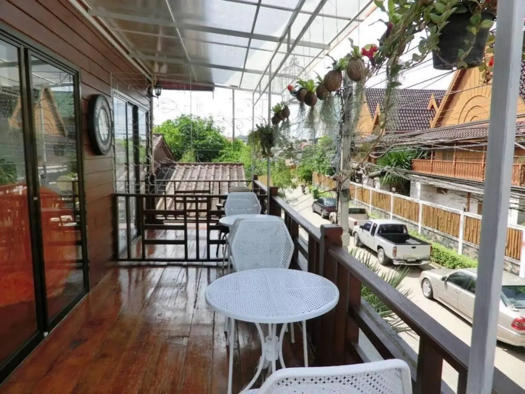Balcony & Terrace