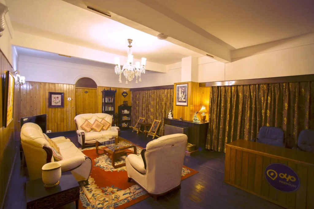 Lobby & Reception