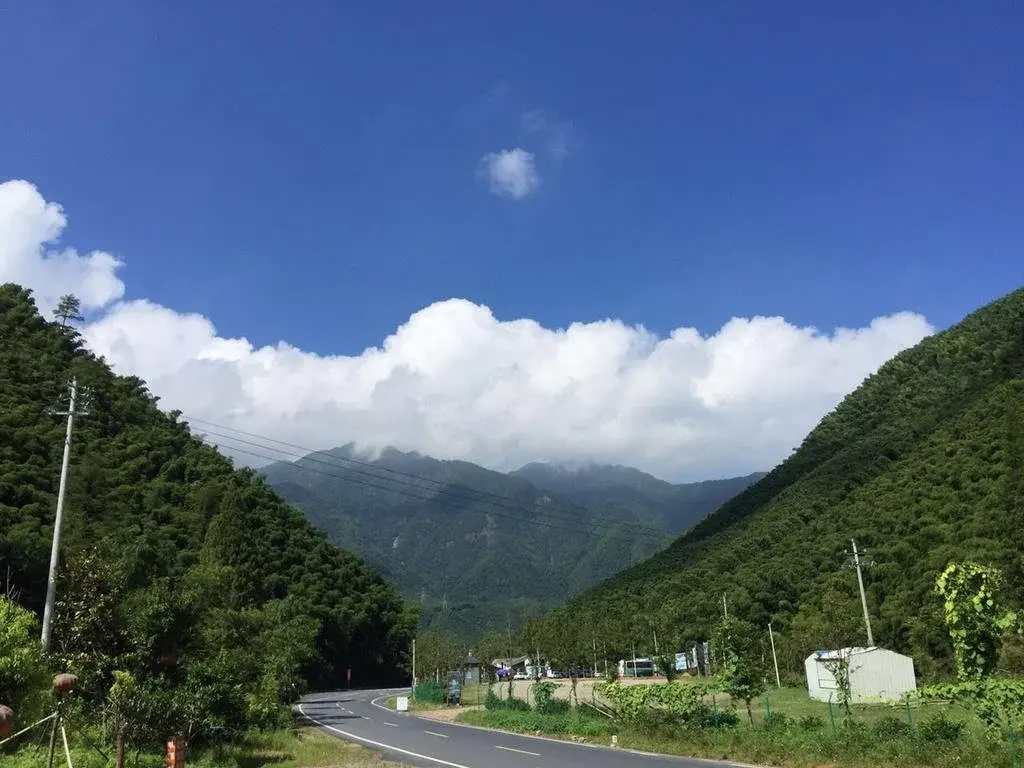 Anji Mingquan Hotel