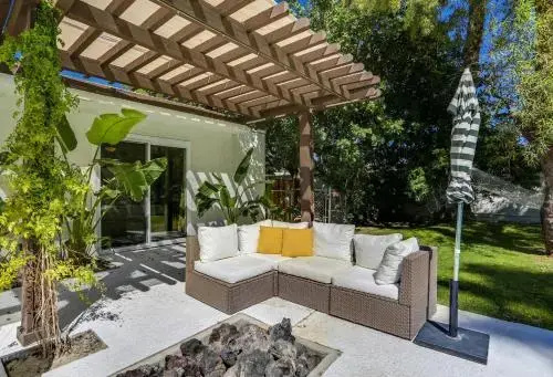 1161 El Escudero Home - 3 Br home by RedAwning