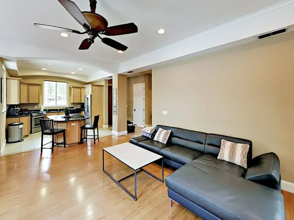 1207 Tomahawk Ln - 4 Br Home