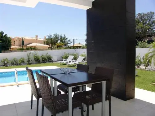 Novochoro Apartments & Villas