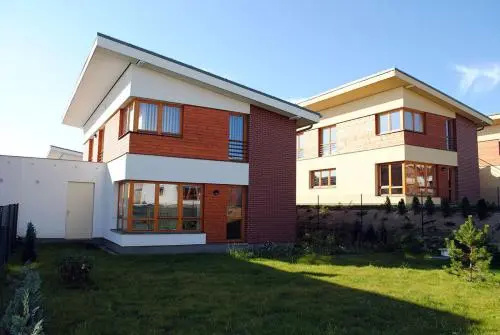 Ruttera House With Garden