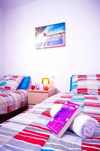 7 Island Surf House