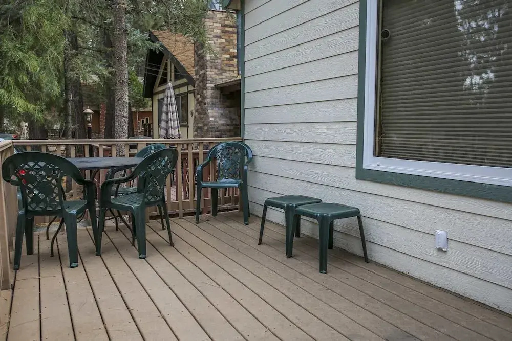1693 - Moonridge Getaway