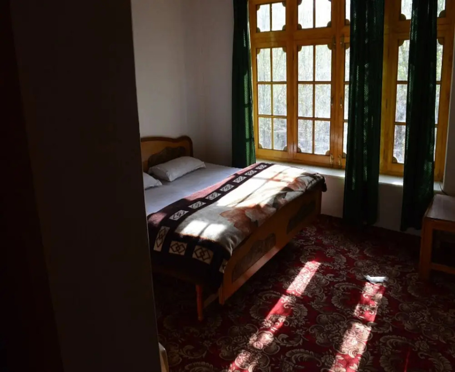 Yourdum Guest House