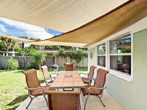 2275 Hawthorne Street Home