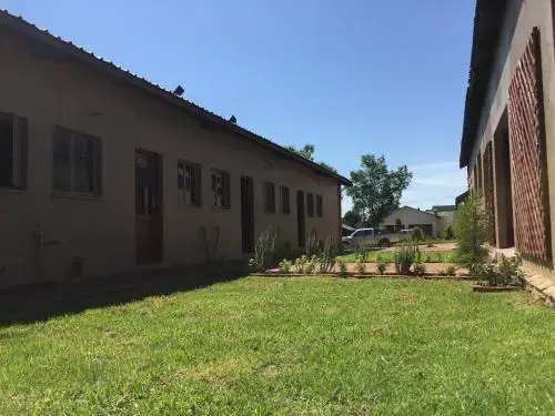 Treelands Manor